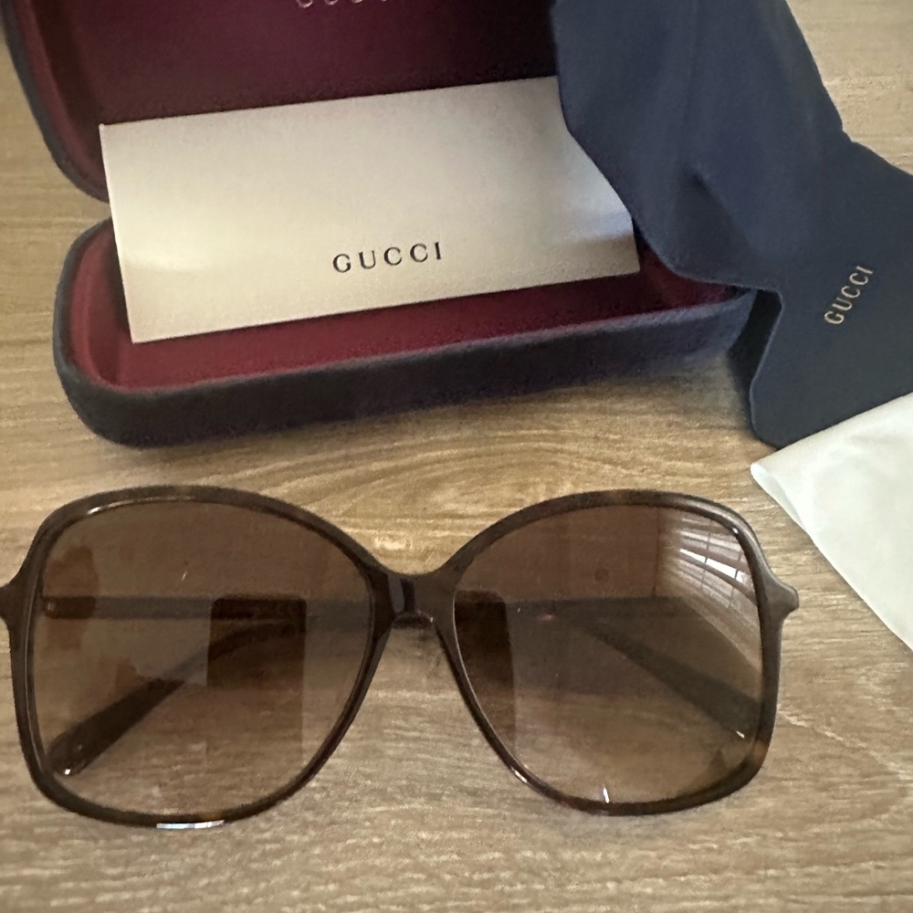 Gucci Sunglasses Oval Brown Tortoise Shell